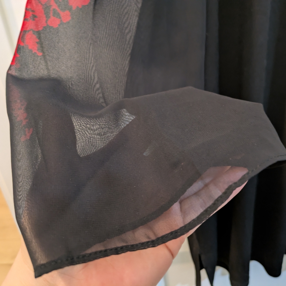 🔴3/$15 JM Collection Black Tunic with Red Ornate Yoke - Picture 5 of 12